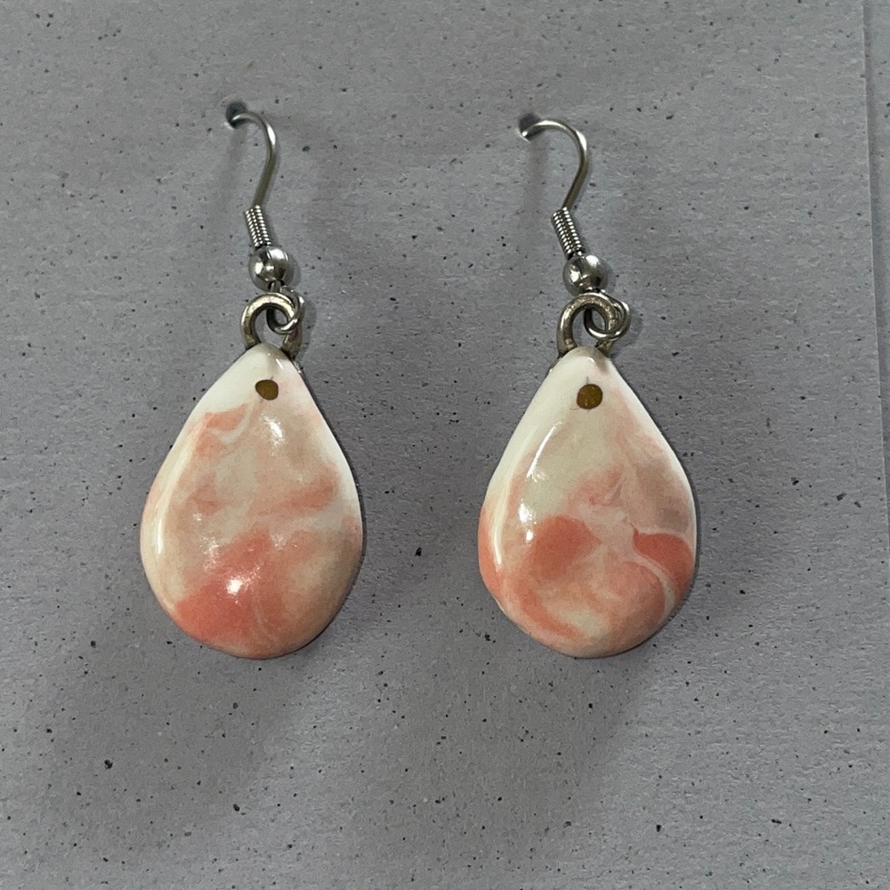 Peachy pink/cream drop earrings